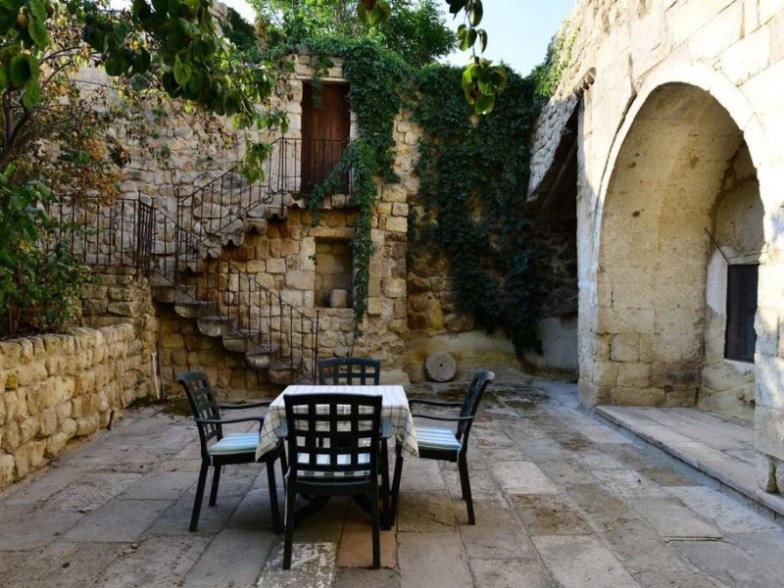 3-Room Historical Cave House with Garden