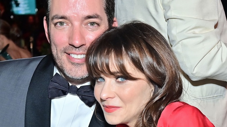 Zooey Deschanel and Jonathan Scott posing