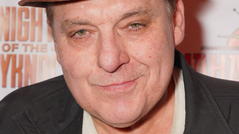 Tom Sizemore wearing hat