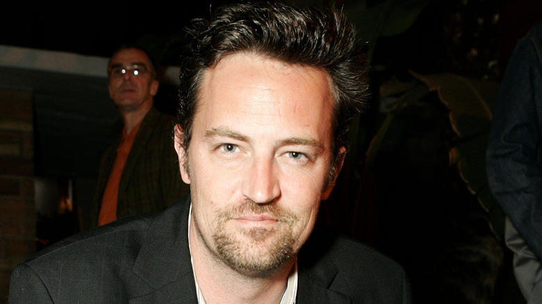 Matthew Perry posing