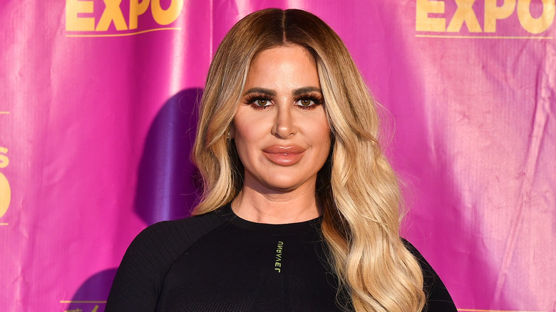 Kim Zolciak posing