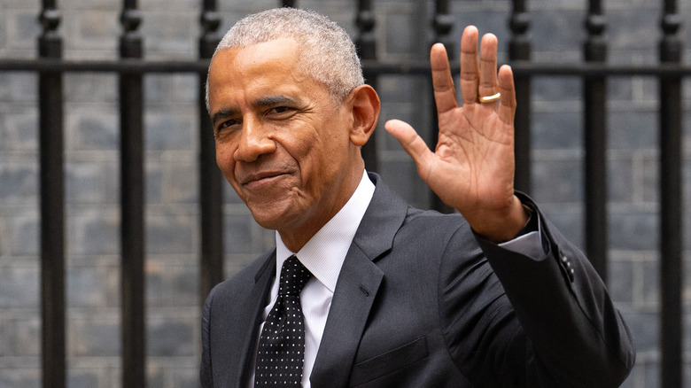 Barack Obama waving