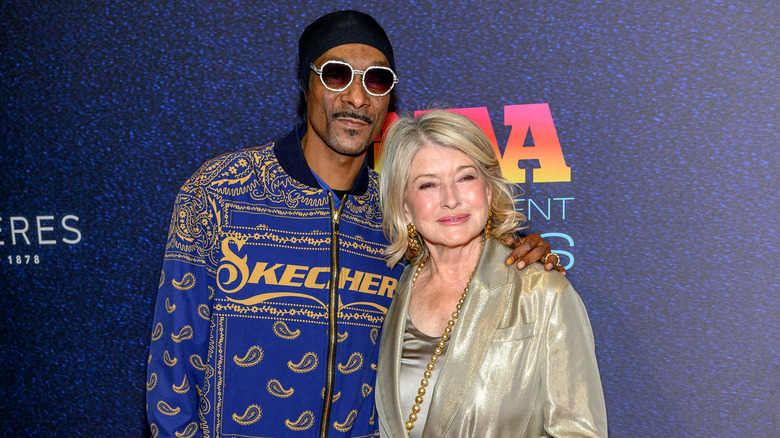 Snoop Dogg and Martha Stewart posing