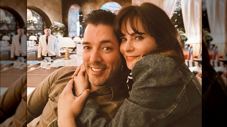 Jonathan Scott Zooey Deschanel snuggling