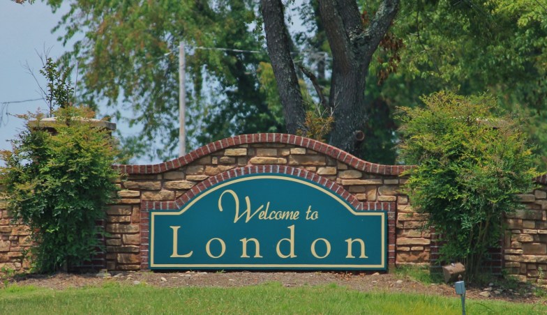 Rock sign that reads, Welcome to London, located in Laurel County, Kentucky