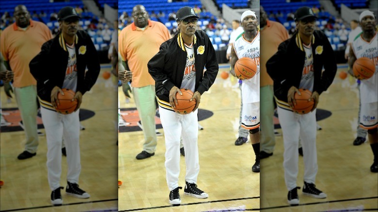 Snoop Dogg playing basketball