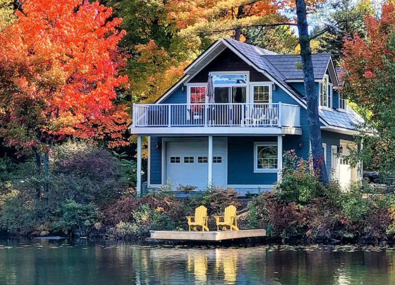 Stunning Waterfront Cottage