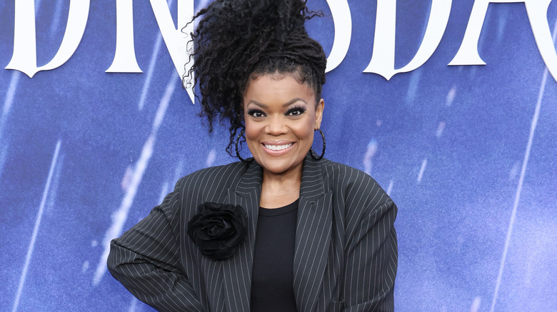 Yvette Nicole Brown with high ponytail